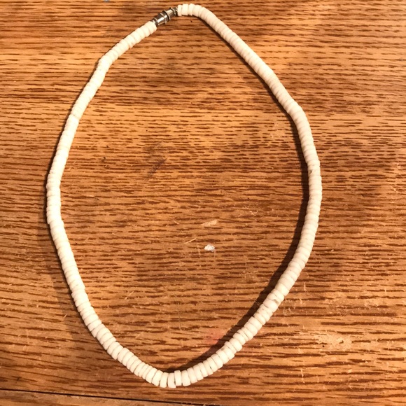 Shell necklace - Picture 2 of 2